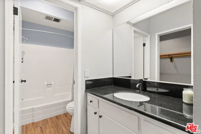 $775,000 | 8160 Manitoba Street, Unit 208, Playa del Rey, CA 90293