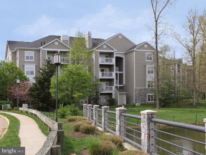 1724 Lake Shore Crest Drive, Unit 24 Reston, VA 20190 - Photo 13 of 21 Exterior (Rear)