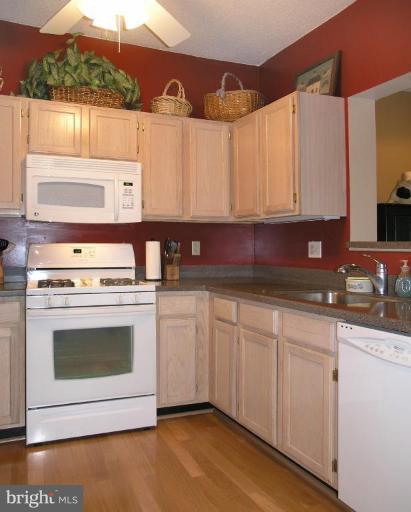 1724 Lake Shore Crest Drive, Unit 24 Reston, VA 20190 - Photo 4 of 21 Kitchen #2