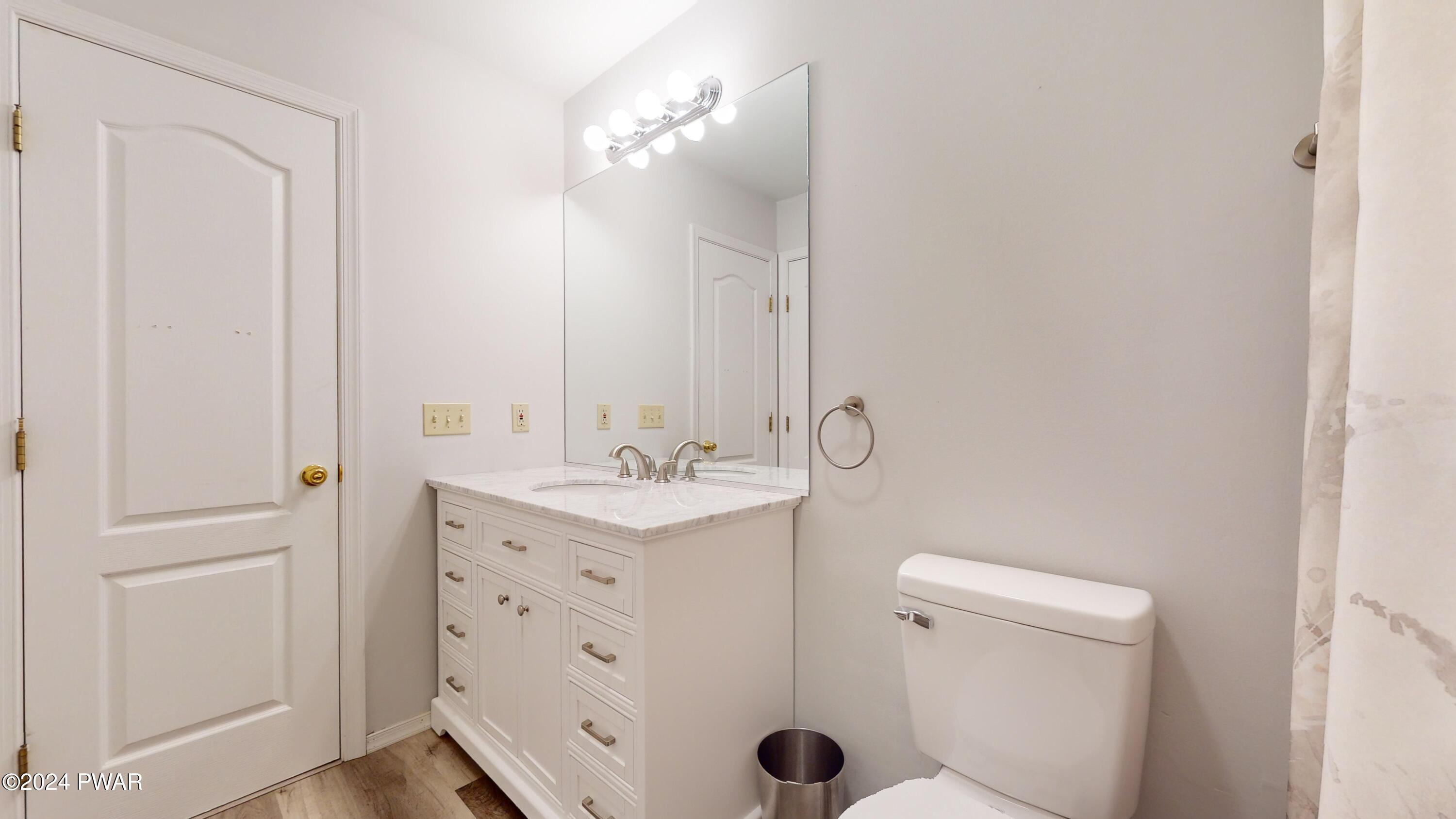115 Mountain View Road Greeley, PA 18425 - Photo 43 of 68 Full bath 2nd floor hall