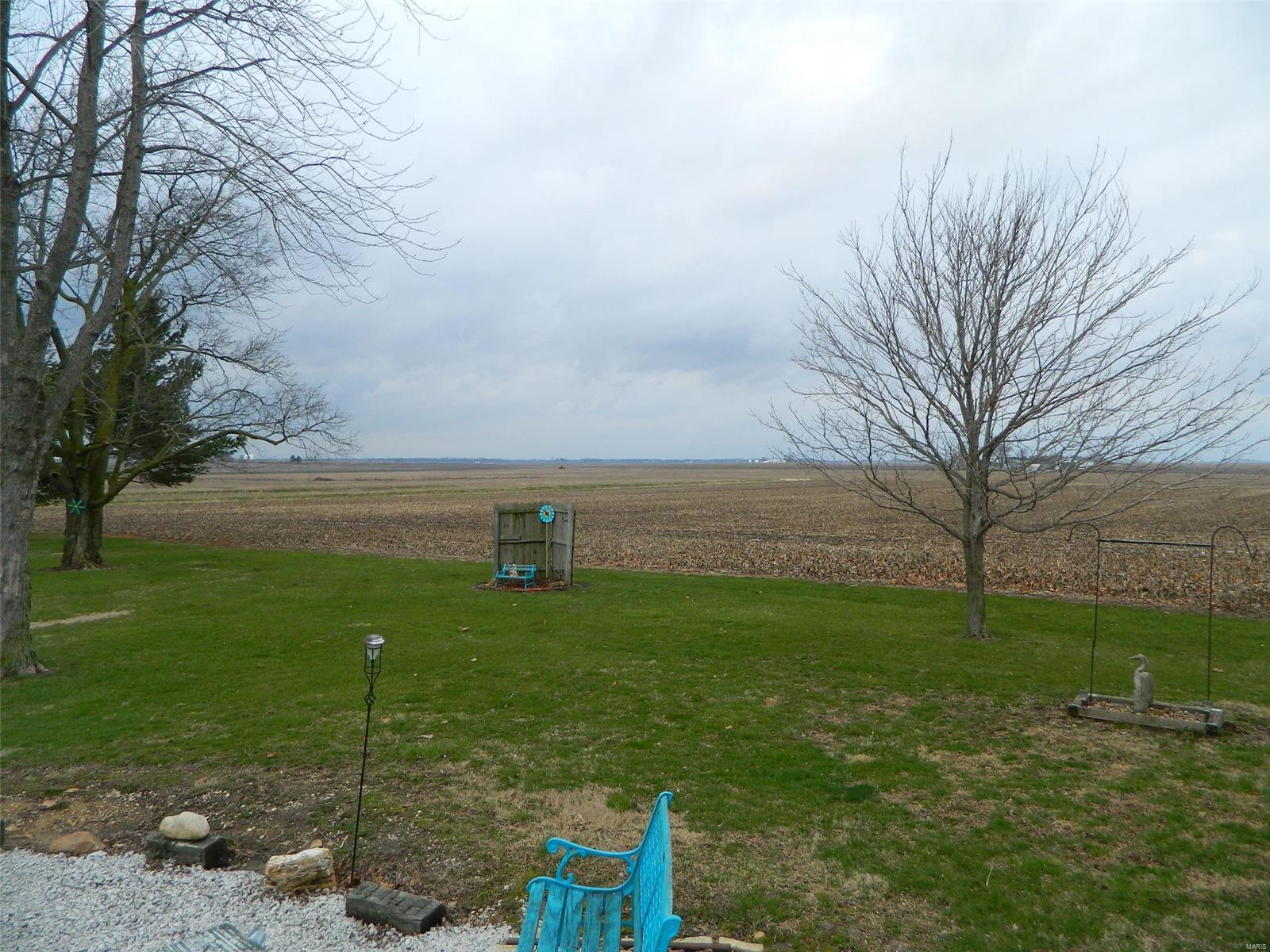 15243 N Road Butler, IL 62015 - Photo 16 of 52 Gallery Image 16