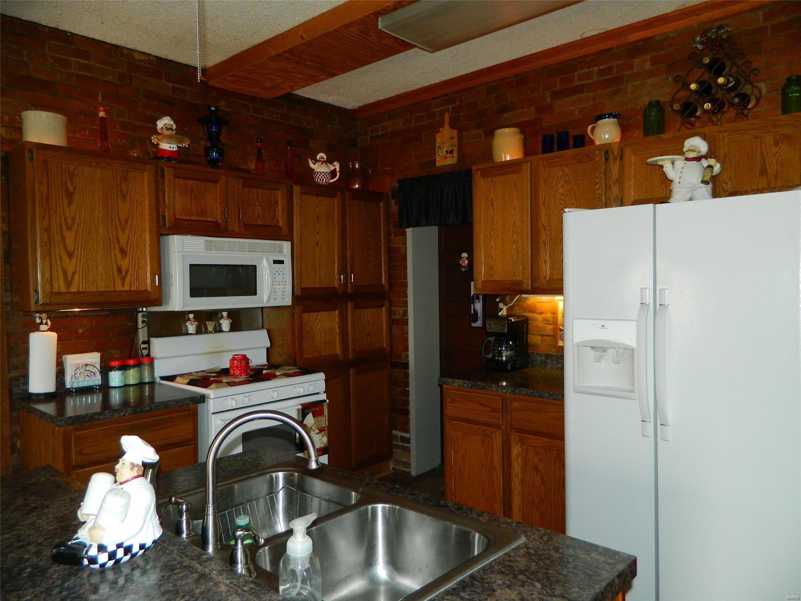 15243 N Road Butler, IL 62015 - Photo 30 of 52 Gallery Image 30