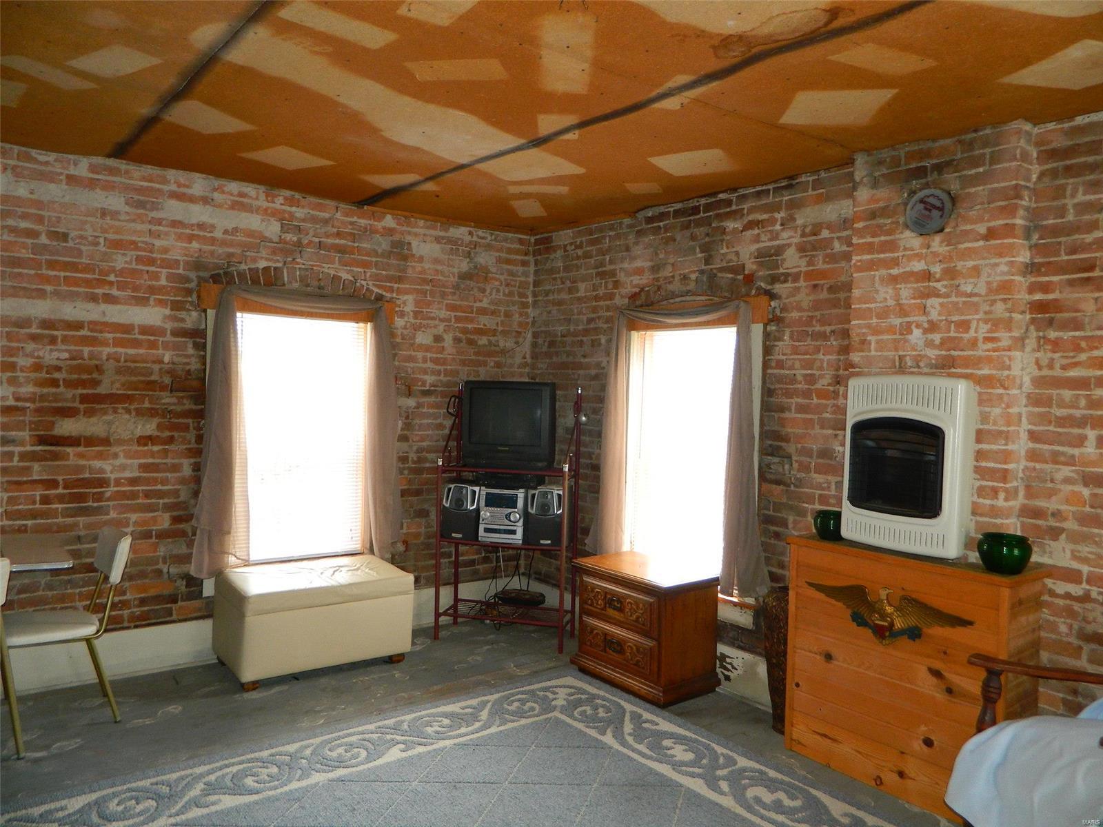 15243 N Road Butler, IL 62015 - Photo 43 of 52 Gallery Image 43