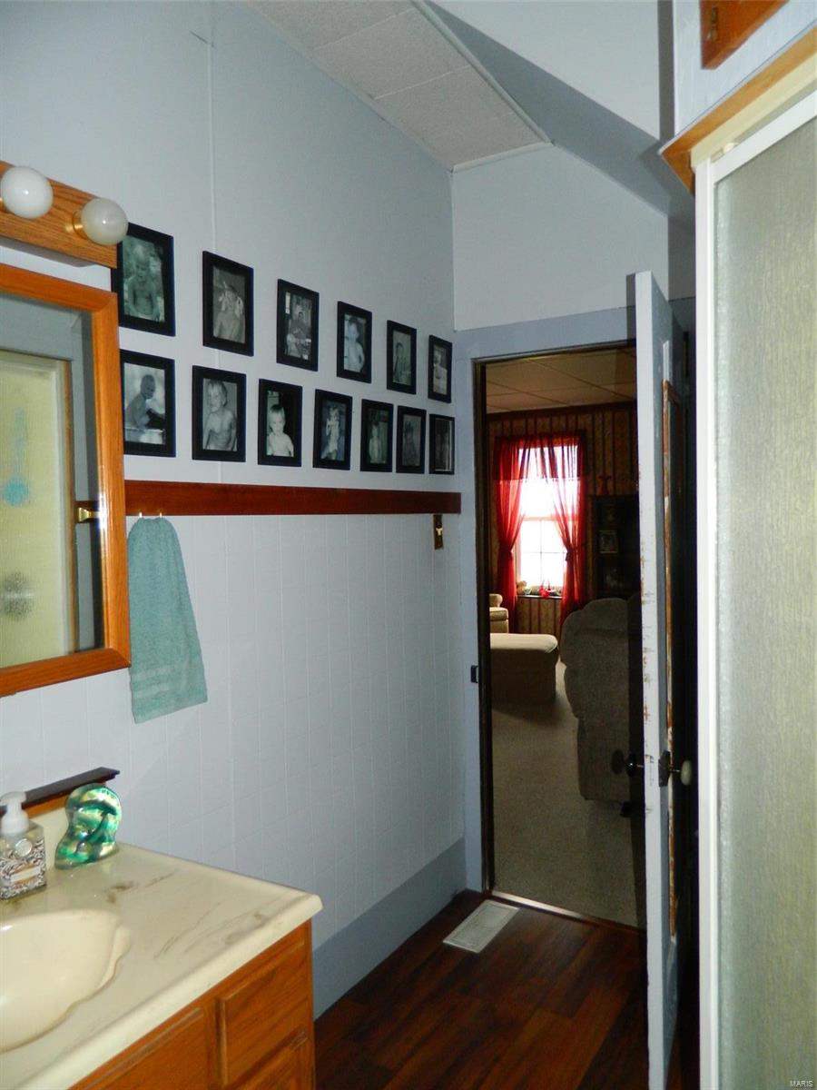 15243 N Road Butler, IL 62015 - Photo 47 of 52 Gallery Image 47