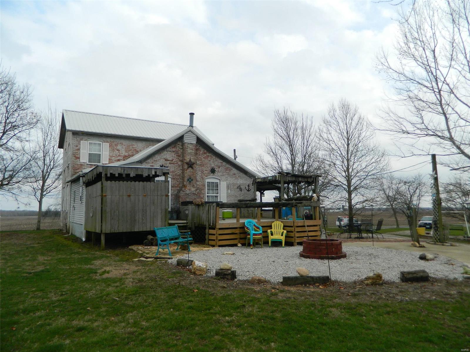 15243 N Road Butler, IL 62015 - Photo 10 of 52 Gallery Image 10
