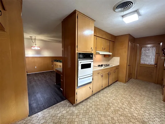 $1,995 | 1902 Gillette Street, Baytown, TX 77520