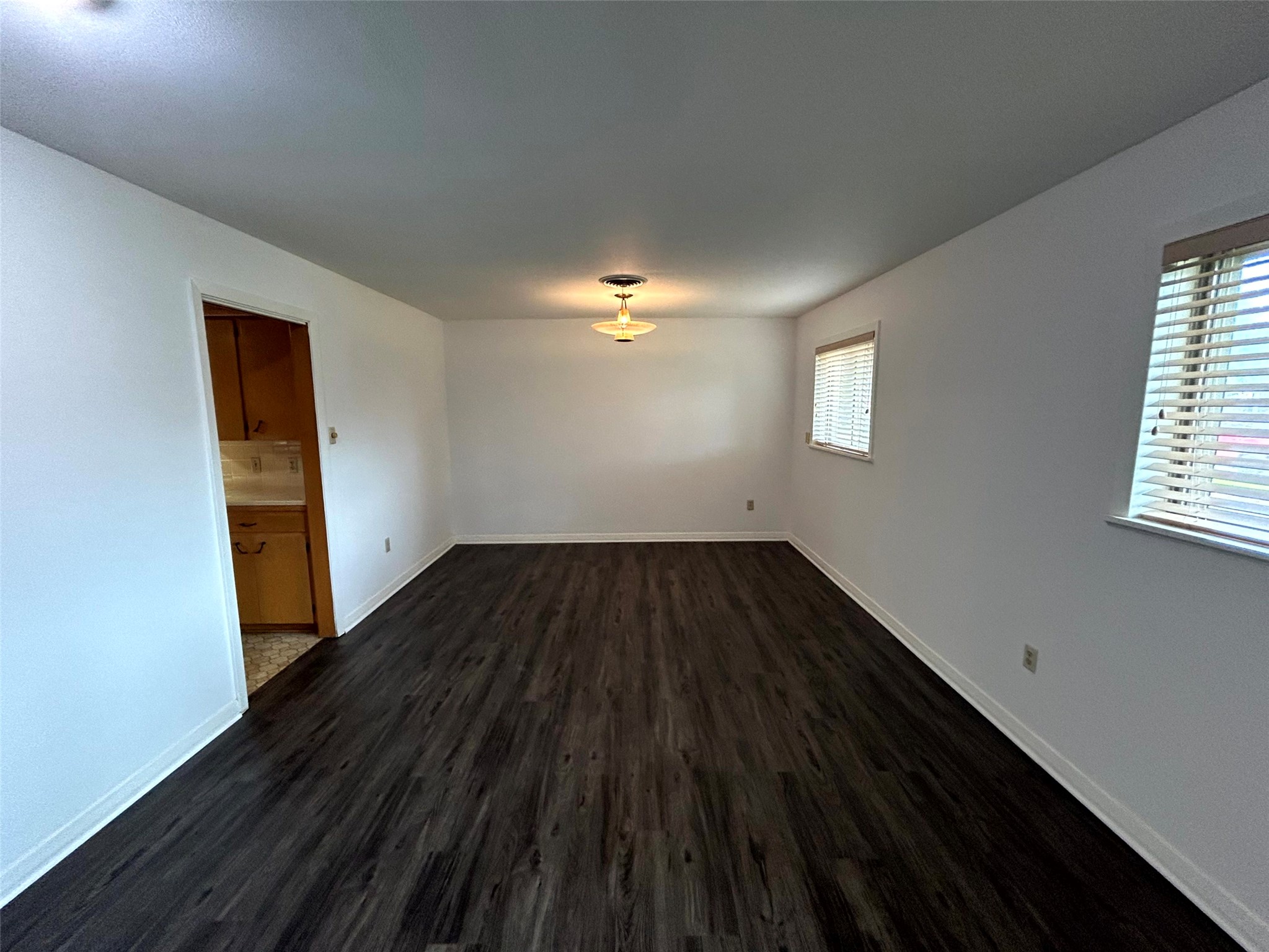 1902 Gillette Street Baytown, TX 77520 - Photo 4 of 34