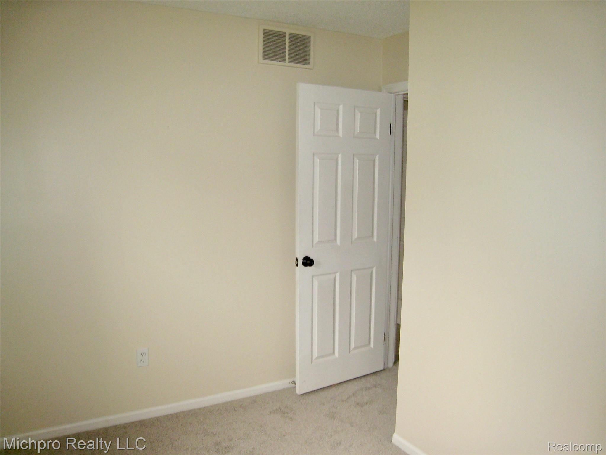 7640 Jefferson Road North Branch, MI 48461 - Photo 24 of 59 IMG_0704.jpg