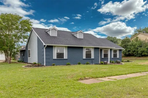 $360,000 | 5825 Truitt Circle, The Colony, TX 75056