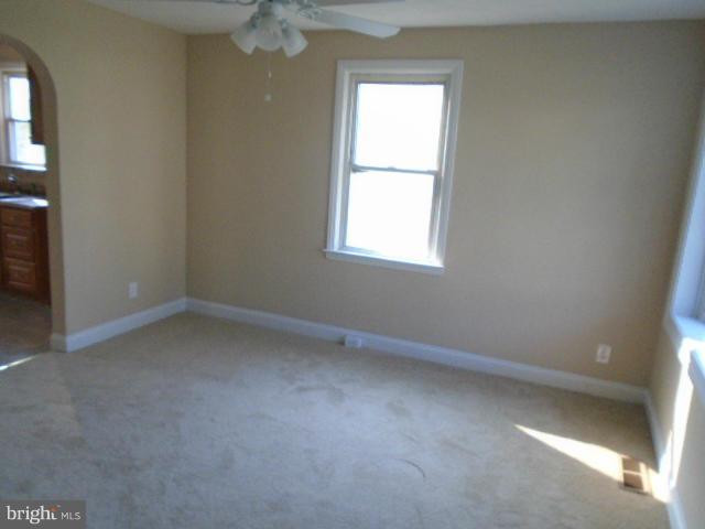 1224 Landover Road Baltimore, MD 21237 - Photo 4 of 27 Living Room