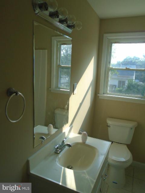 1224 Landover Road Baltimore, MD 21237 - Photo 8 of 27 Bath