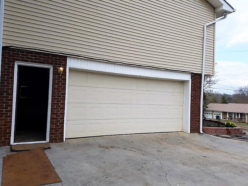 8009 Little Joe Road Powell, TN 37849 - Photo 27 of 32 oversized garage