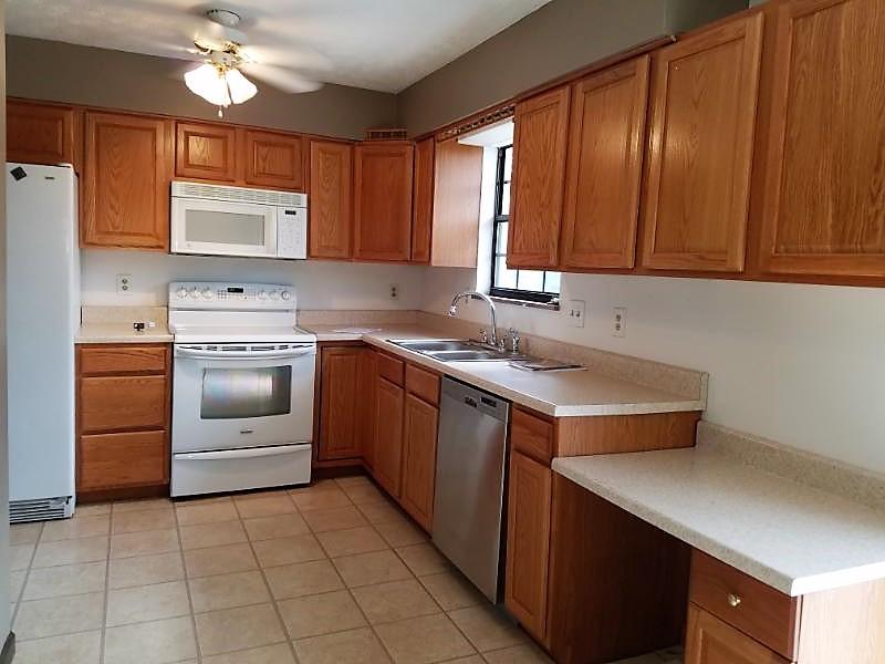 8009 Little Joe Road Powell, TN 37849 - Photo 7 of 32 Beautiful Kitchen