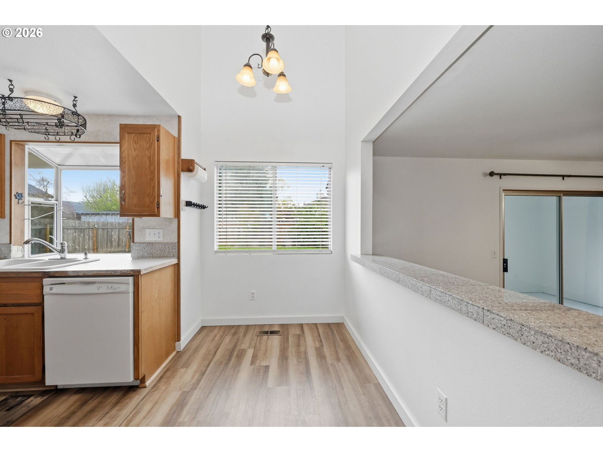 955 South 44th Street Springfield, OR 97478 - Photo 16 of 47