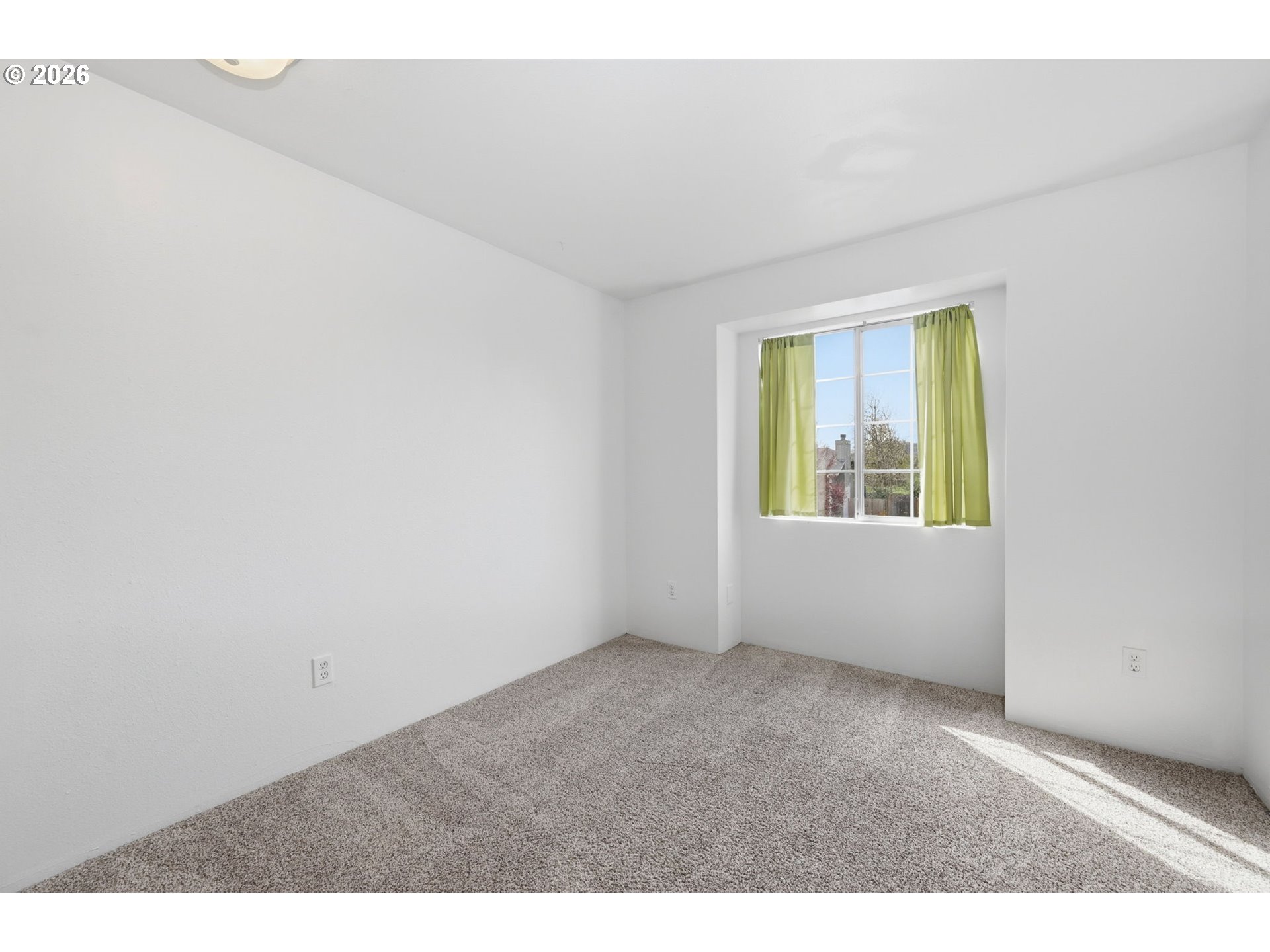 955 South 44th Street Springfield, OR 97478 - Photo 32 of 47