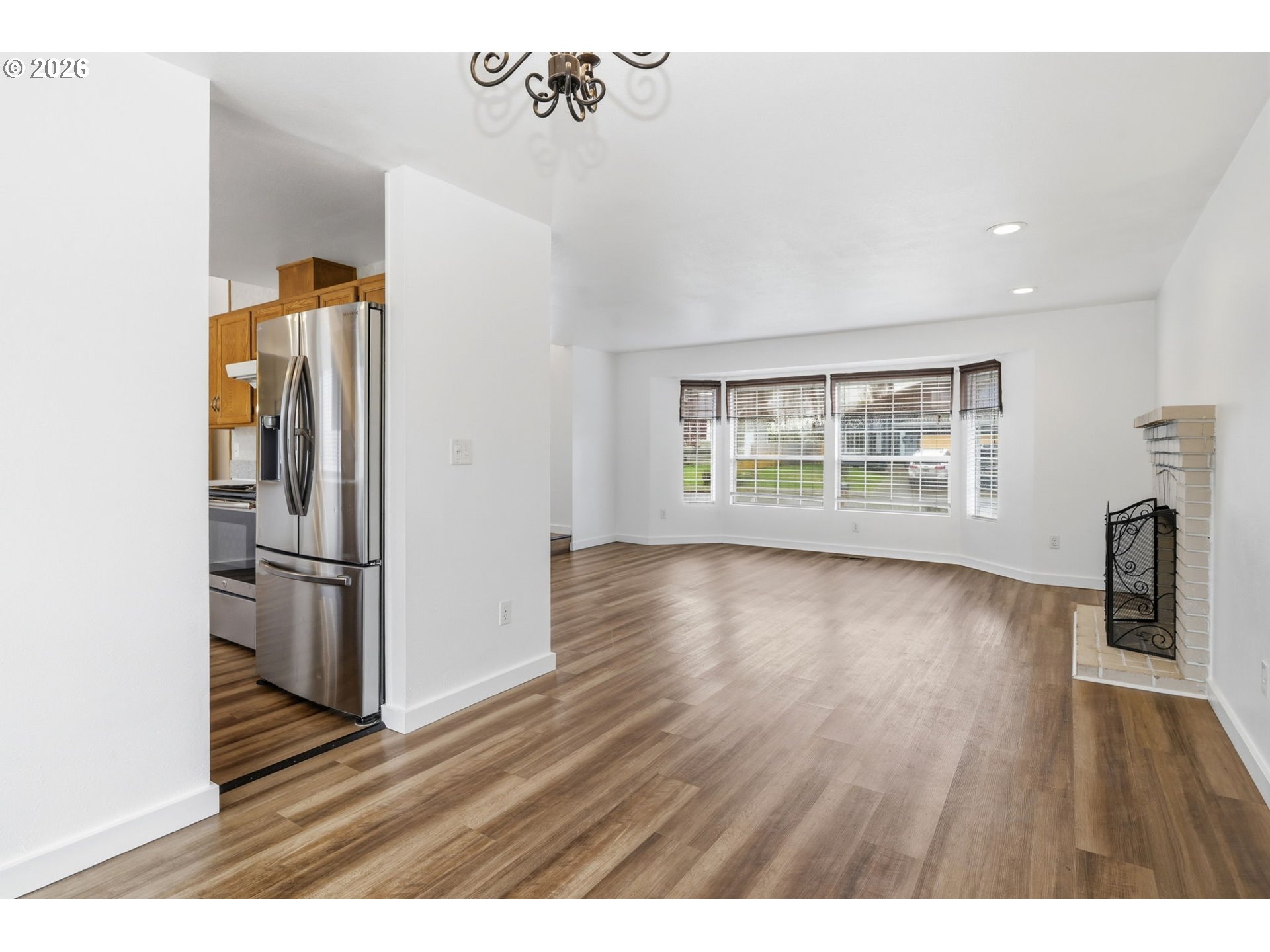 955 South 44th Street Springfield, OR 97478 - Photo 7 of 47