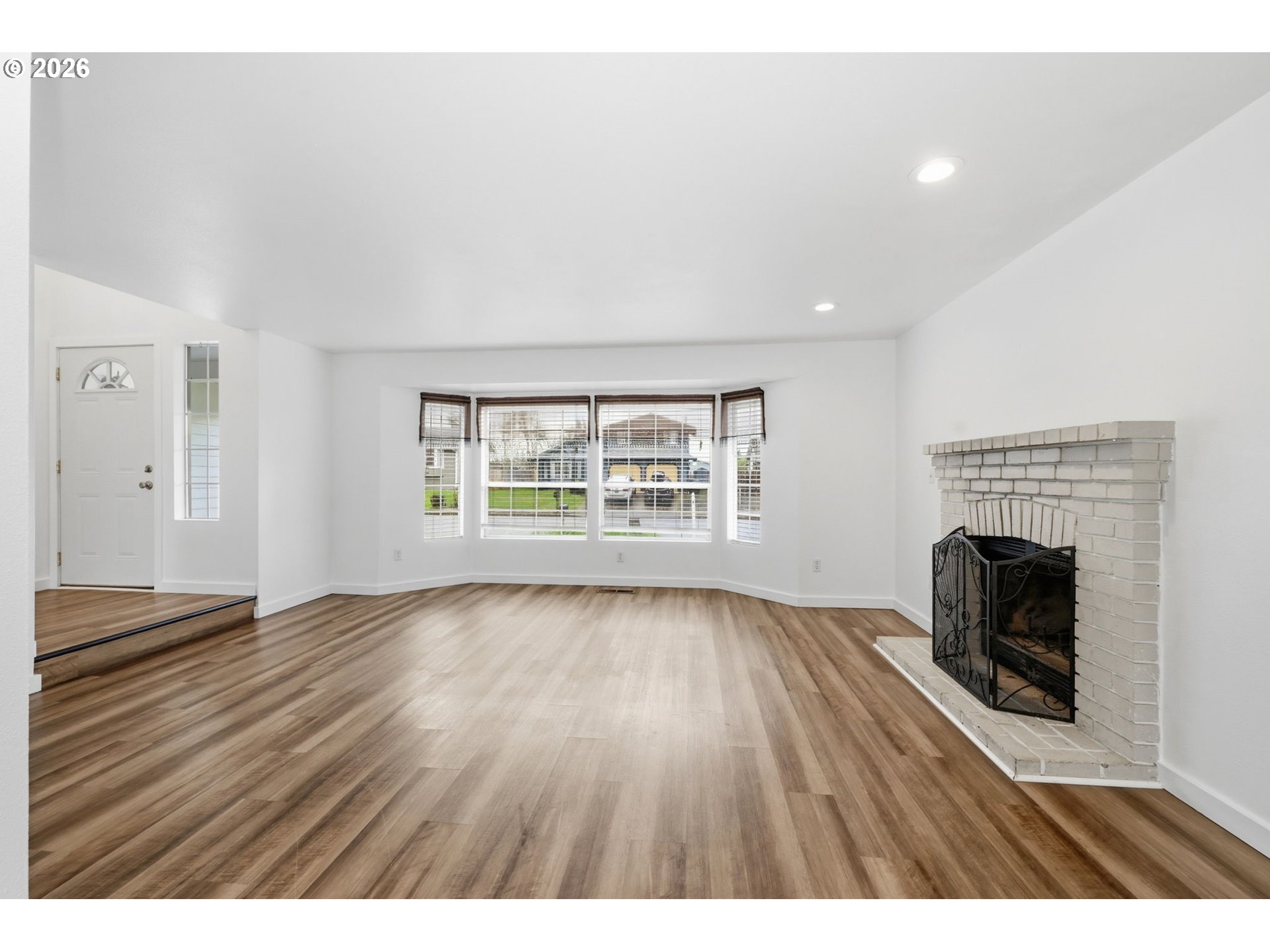 955 South 44th Street Springfield, OR 97478 - Photo 8 of 47