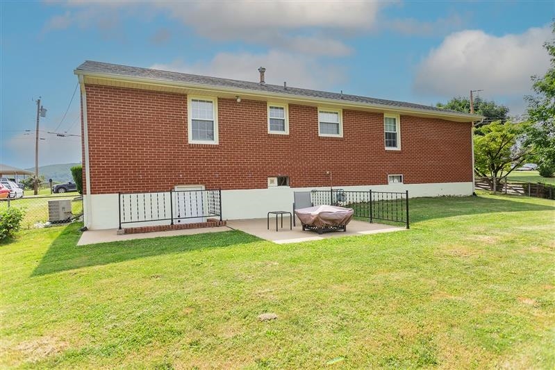 298 Grandon Road Staunton, VA 24401 - Photo 5 of 38 Gallery Image 5