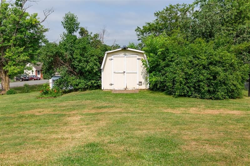 298 Grandon Road Staunton, VA 24401 - Photo 8 of 38 Gallery Image 8