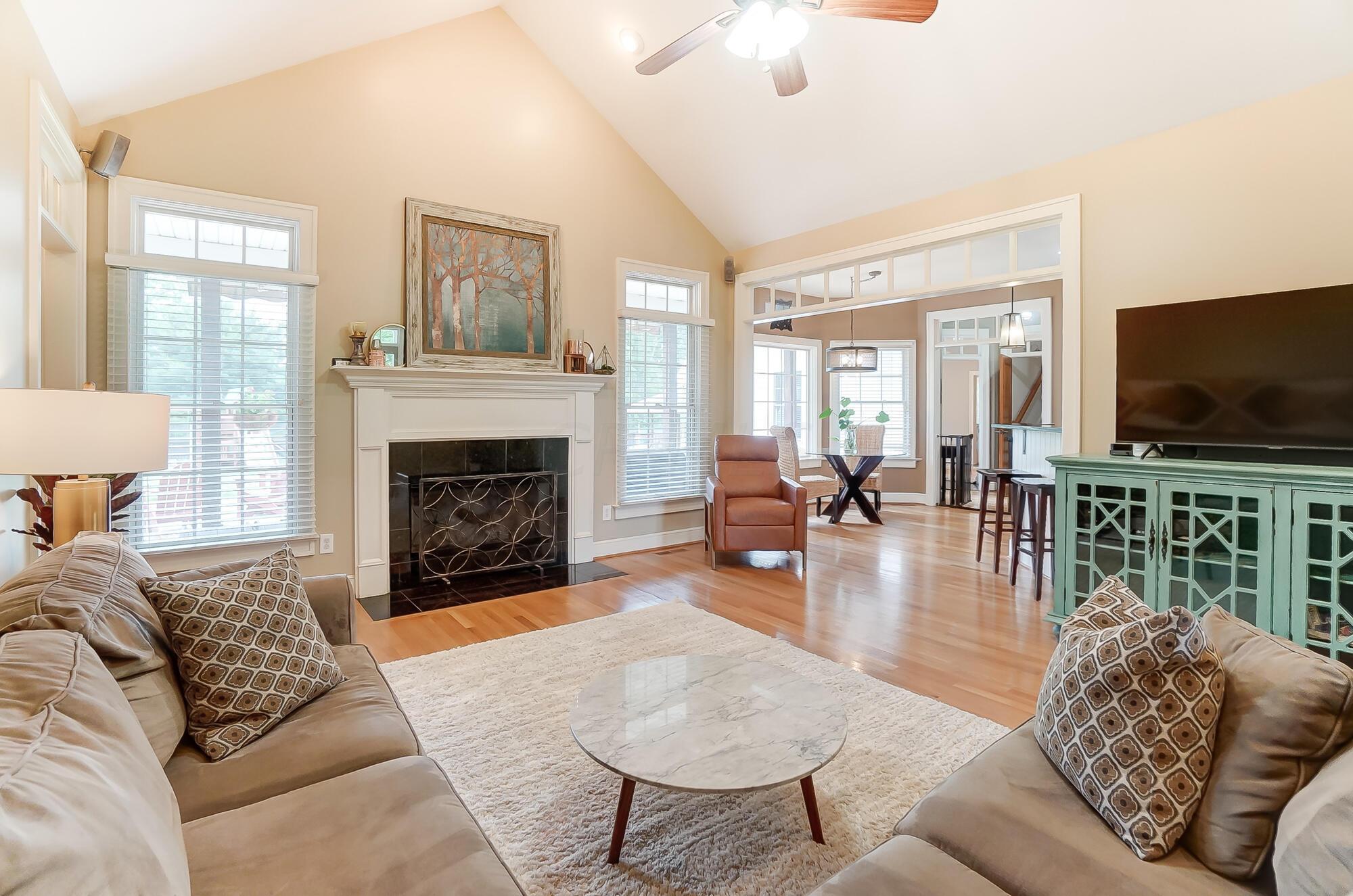 3944 Curve Road Delaware, OH 43015 - Photo 22 of 120 LIVING ROOM
