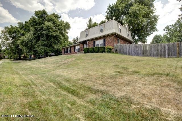 8904 La Costa Road Louisville, KY 40299 - Photo 2 of 44 Front2