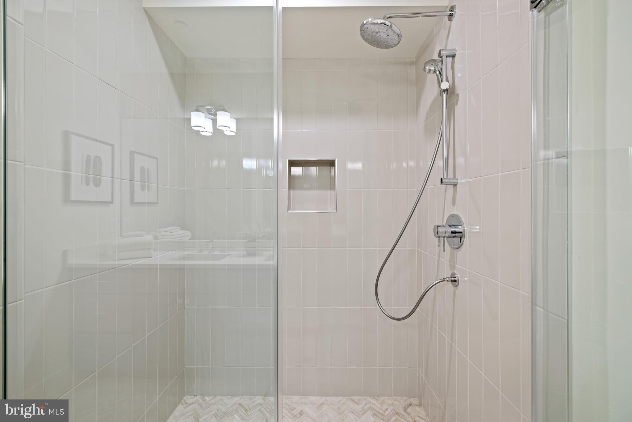 519 Longfellow Street Northwest, Unit 2 Washington, DC 20011 - Photo 16 of 32