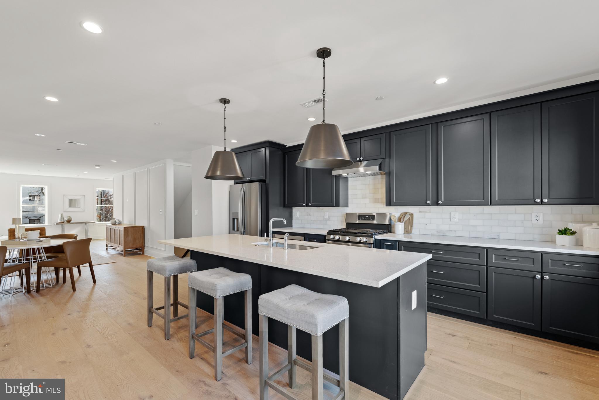 519 Longfellow Street Northwest, Unit 2 Washington, DC 20011 - Photo 4 of 32