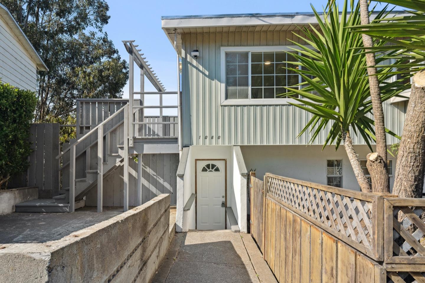 1060 Crespi Drive Pacifica, CA 94044 - Photo 6 of 32 a view of balcony with small garden