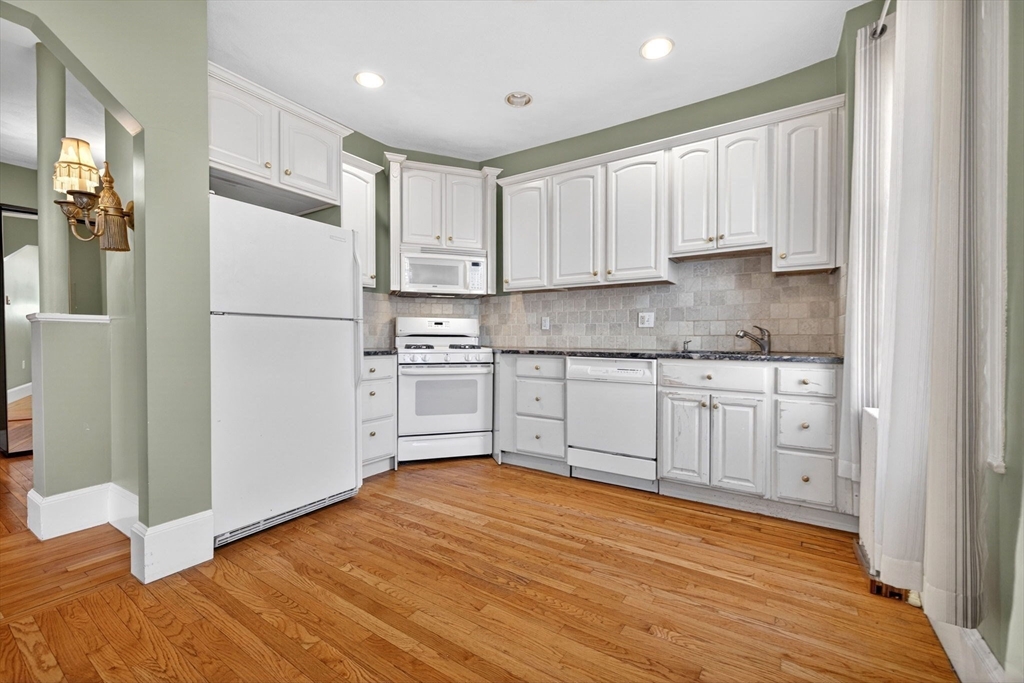 164 Strathmore Road, Unit 4 Boston, MA 02135 - Photo 5 of 31