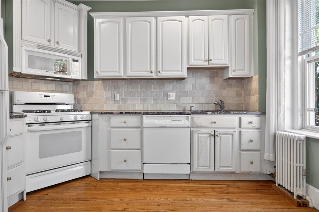 164 Strathmore Road, Unit 4 Boston, MA 02135 - Photo 6 of 31