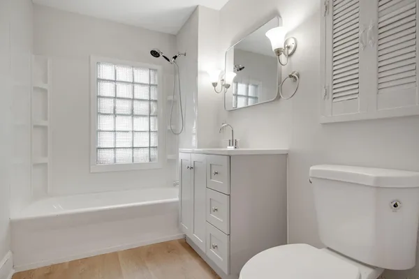 $2,700 | 804 Hawthorne Avenue East, St. Paul, MN 55106