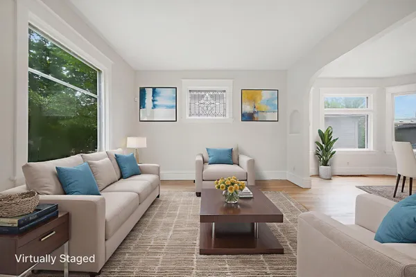 $2,700 | 804 Hawthorne Avenue East, St. Paul, MN 55106