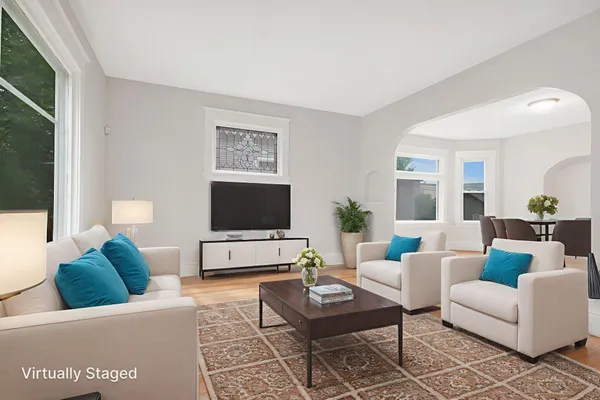 $2,700 | 804 Hawthorne Avenue East, St. Paul, MN 55106