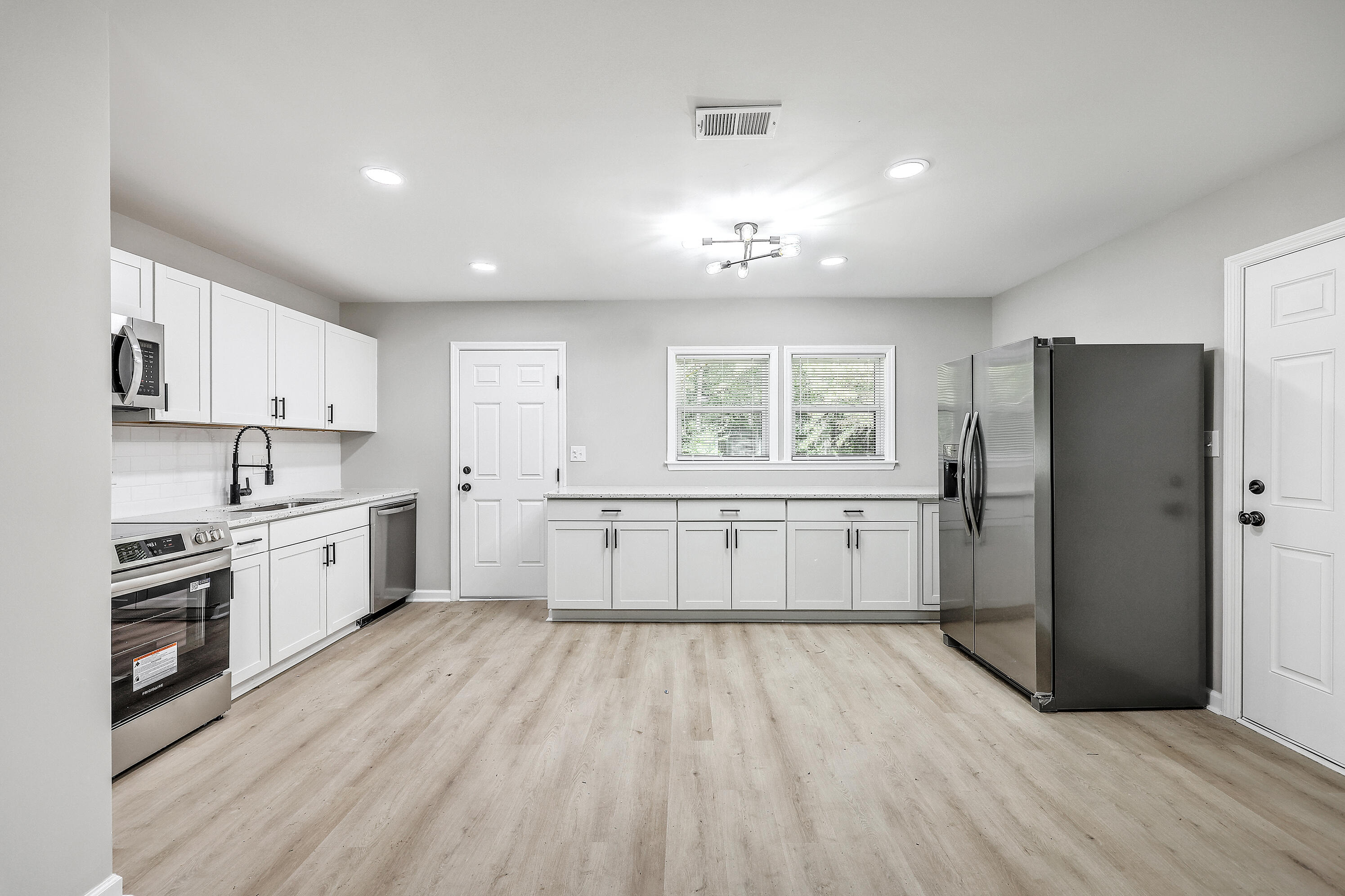 2228 Mendel Rivers Road St. Stephen, SC 29479 - Photo 10 of 28 ZYN_9002_3_4_5_6_7_8