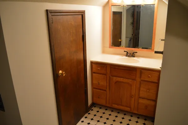 $287,900 | 1701 Woodcrest Drive, St. Anne, IL 60964