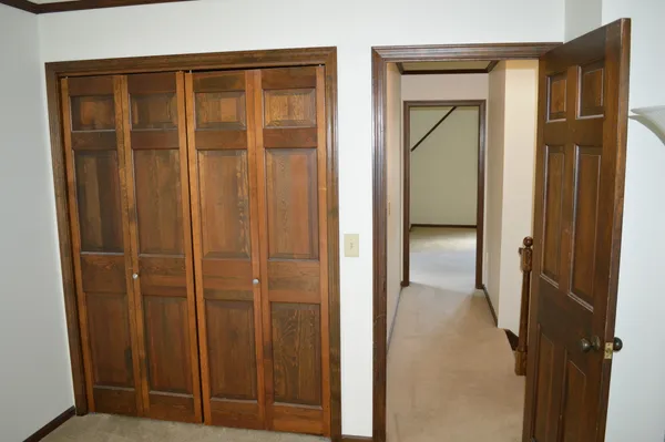 $287,900 | 1701 Woodcrest Drive, St. Anne, IL 60964