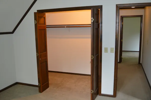 $290,000 | 1701 Woodcrest Drive, St. Anne, IL 60964