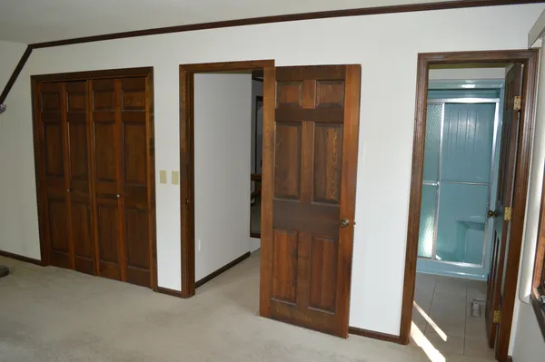 $287,900 | 1701 Woodcrest Drive, St. Anne, IL 60964