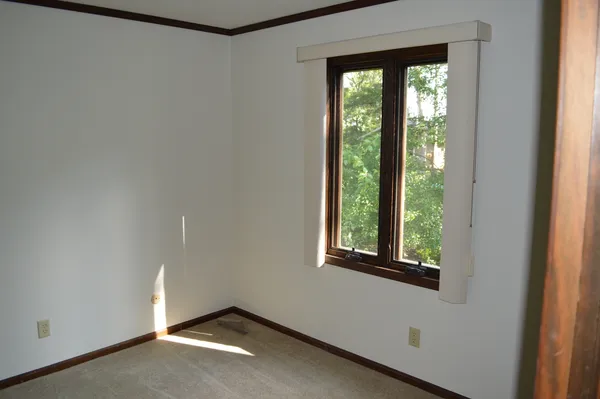 $290,000 | 1701 Woodcrest Drive, St. Anne, IL 60964