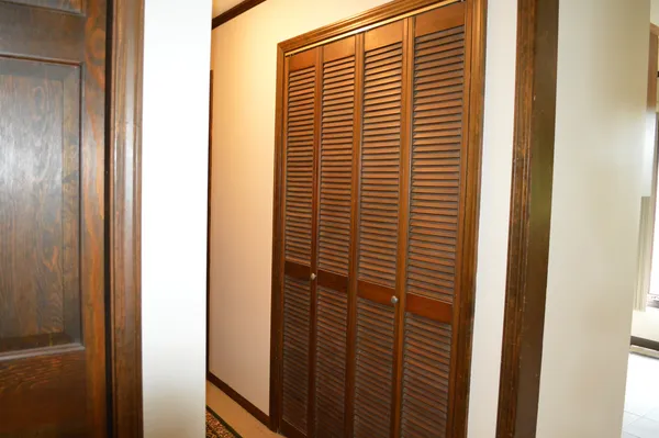 $287,900 | 1701 Woodcrest Drive, St. Anne, IL 60964