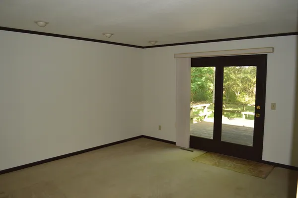 $290,000 | 1701 Woodcrest Drive, St. Anne, IL 60964