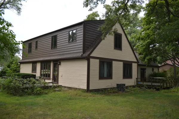 $287,900 | 1701 Woodcrest Drive, St. Anne, IL 60964