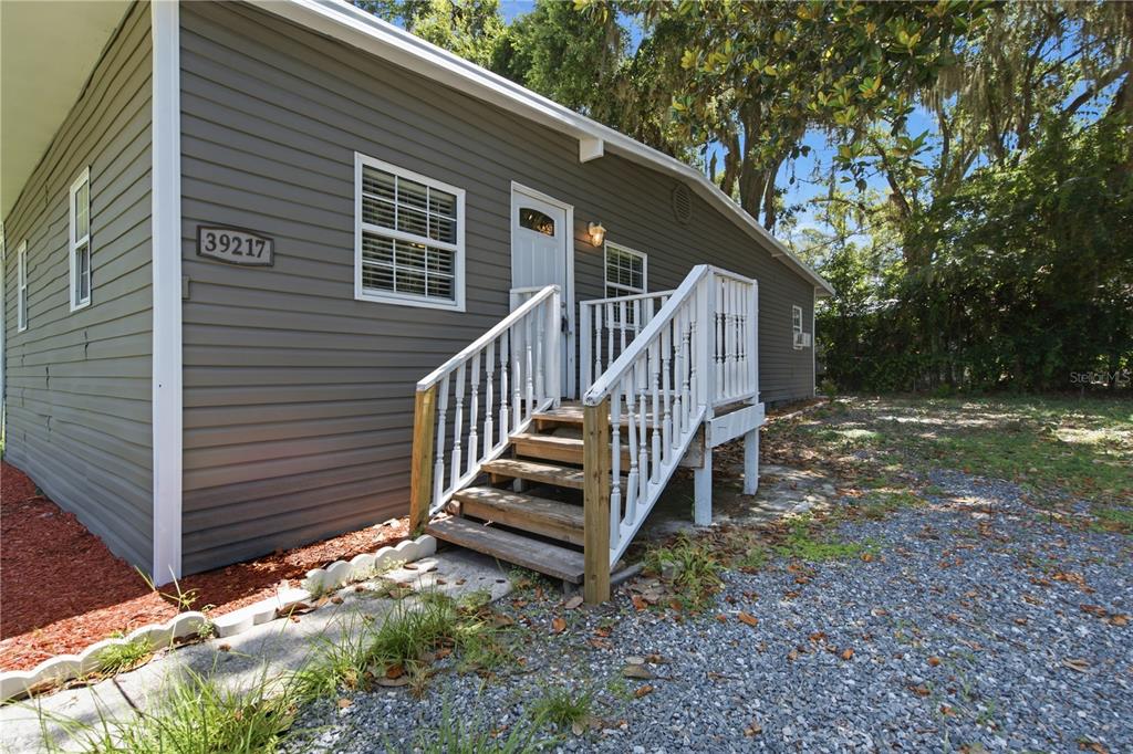 39217 Fibelkorn Road Zephyrhills, FL 33540 - Photo 2 of 27