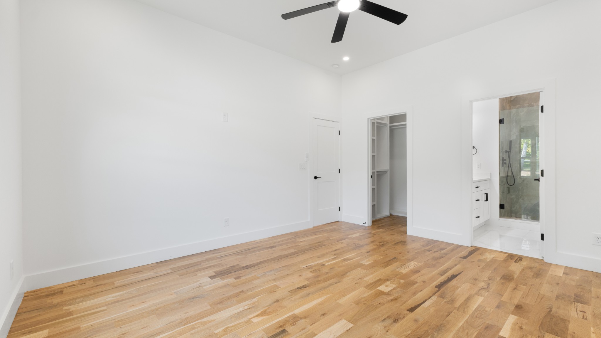 108 Devils Backbone Lane Manchester, TN 37355 - Photo 23 of 51 an empty room with fan and entrance