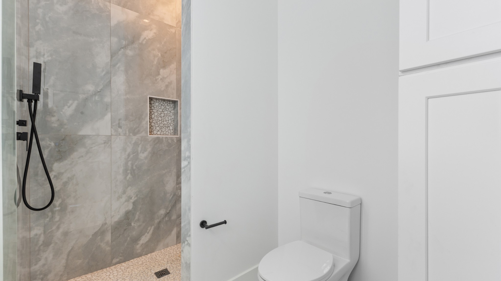 108 Devils Backbone Lane Manchester, TN 37355 - Photo 28 of 51 a bathroom with a toilet and a shower