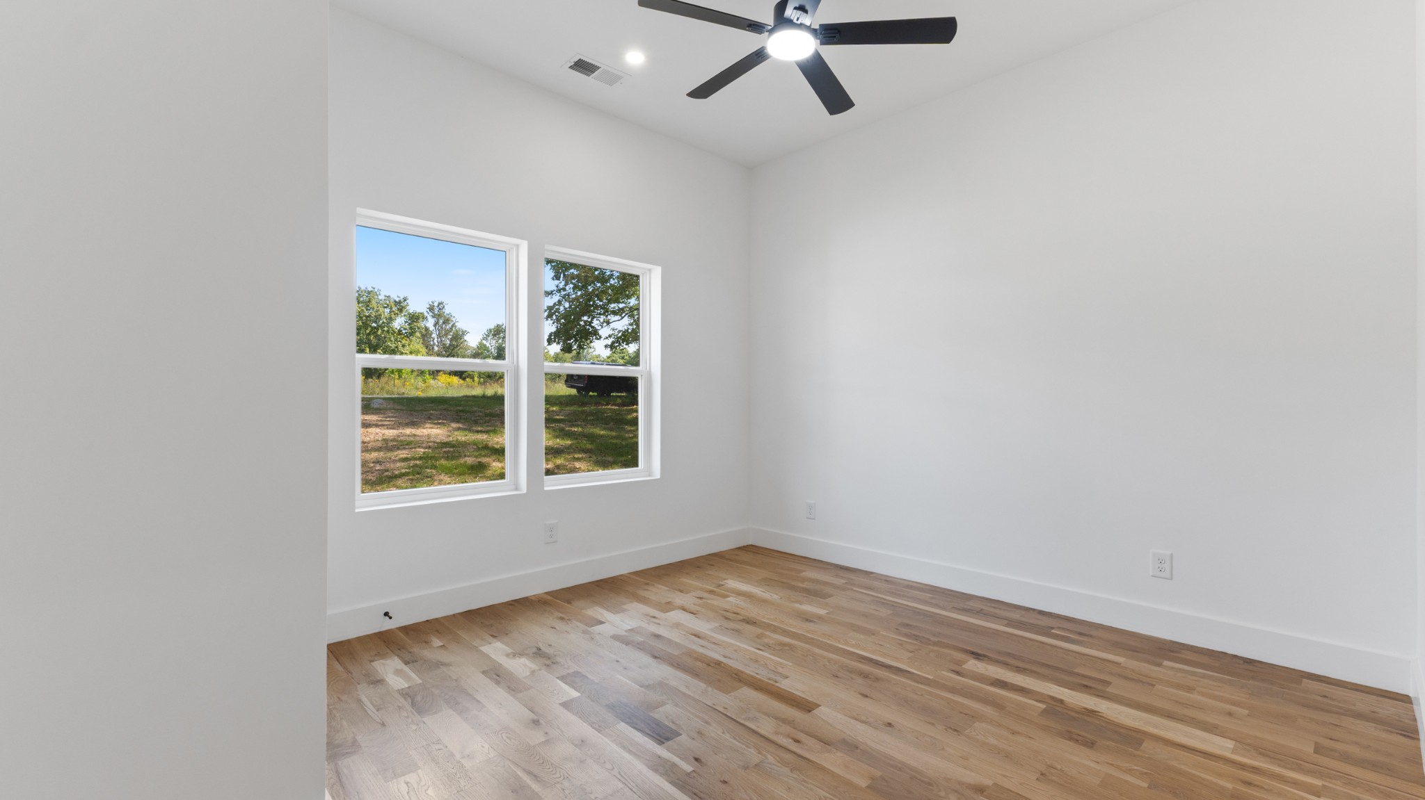 108 Devils Backbone Lane Manchester, TN 37355 - Photo 29 of 51 an empty room with a window