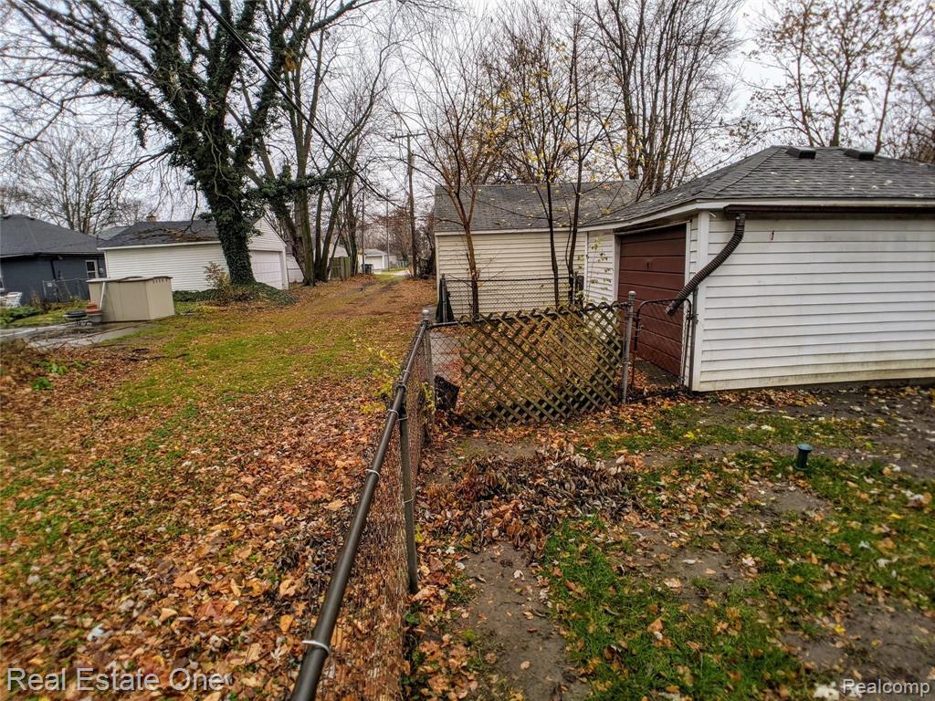 24501 Union Street Dearborn, MI 48124 - Photo 18 of 20