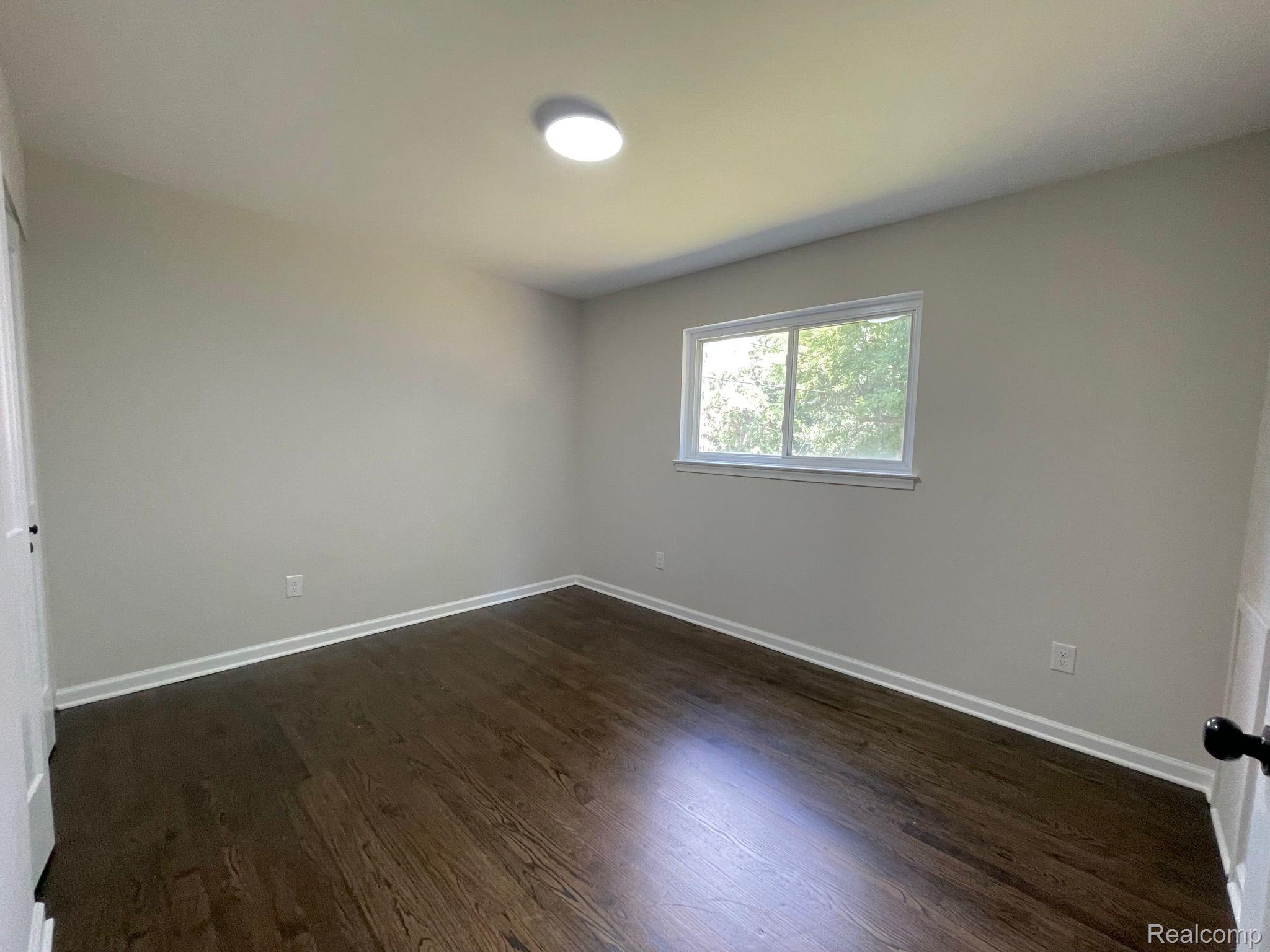 620 Miller Avenue Rochester, MI 48307 - Photo 11 of 21 Gallery Image 11