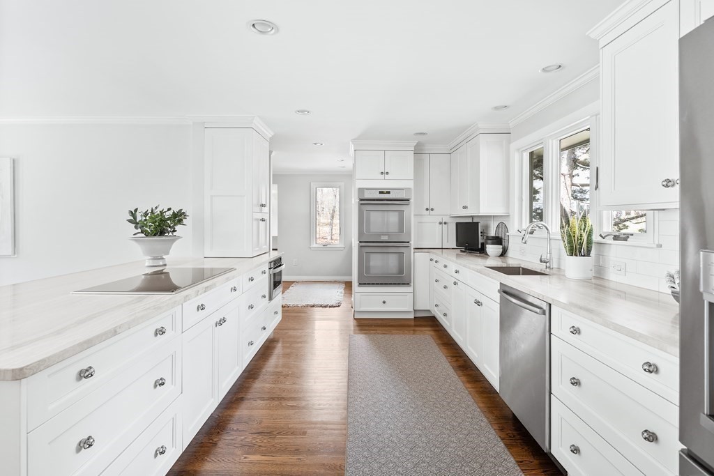 1 Lantern Lane Lexington, MA 02421 - Photo 7 of 39