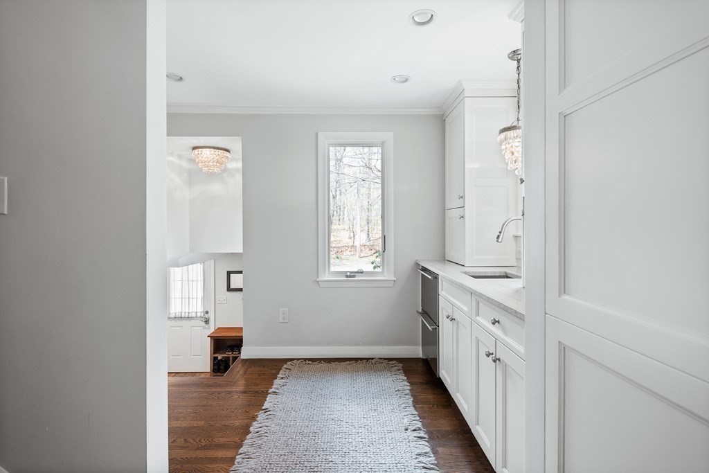 1 Lantern Lane Lexington, MA 02421 - Photo 8 of 39